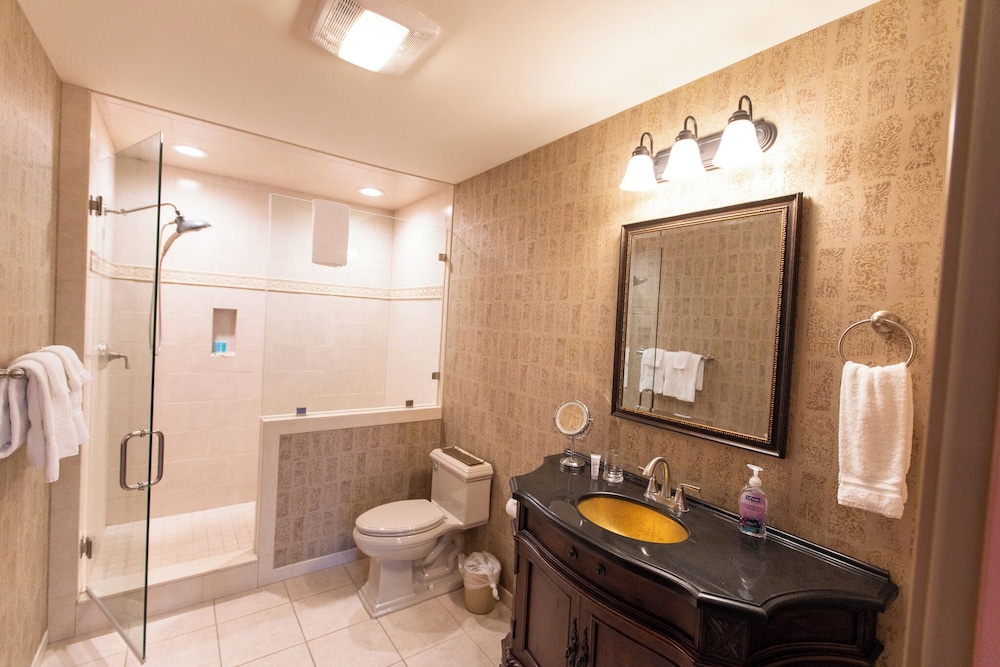 Howard's Creek Inn - photo 68