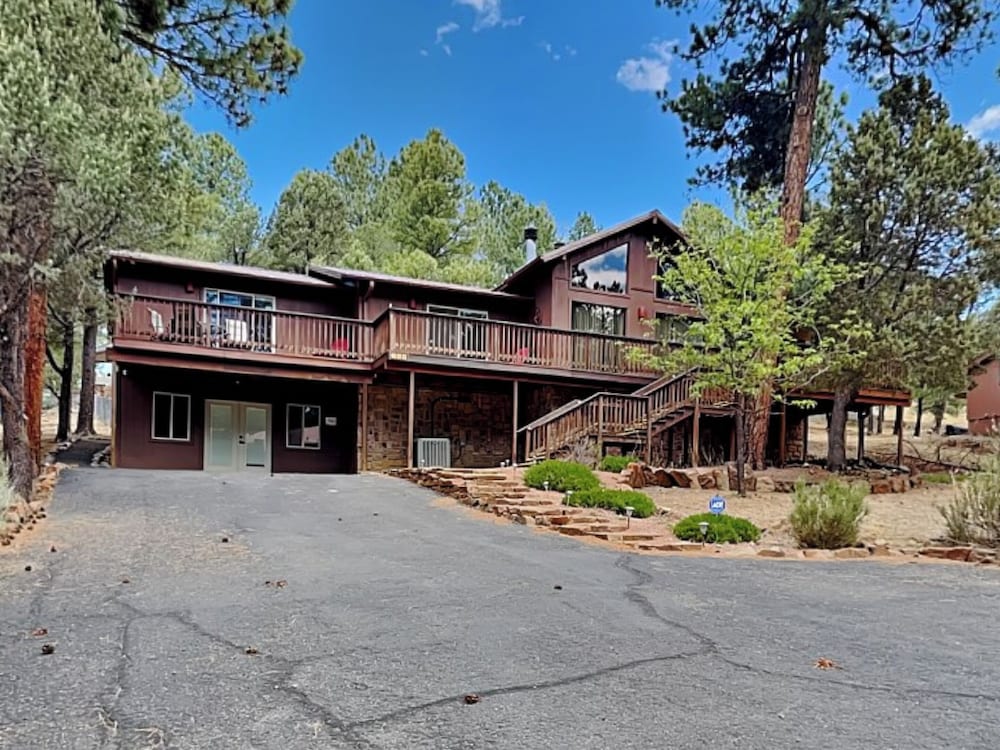 Indianhead Lodge by Ruidoso Vacation Rentals — 4-Star Luxury Hotel in Ruidoso, United States