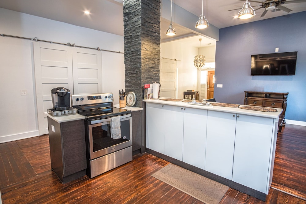Prosperity Place Remodeled 3br 2ba Near Downtown - photo 15