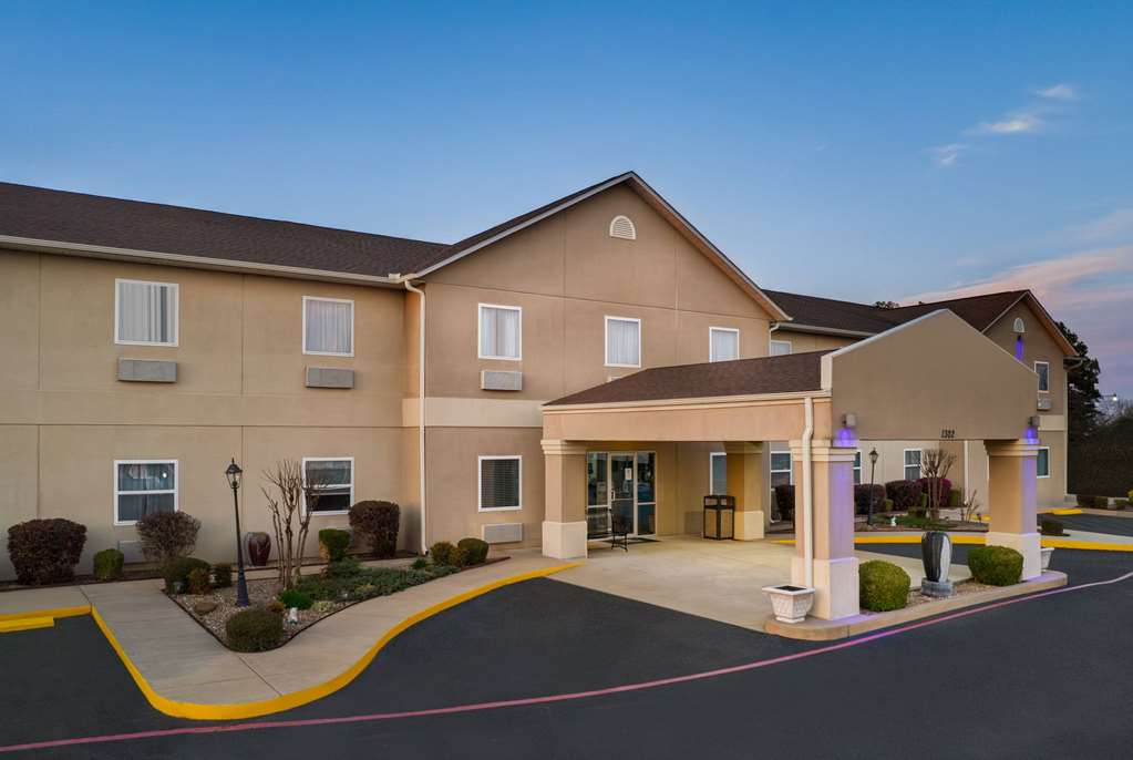 Days Inn & Suites by Wyndham Cabot - photo 25