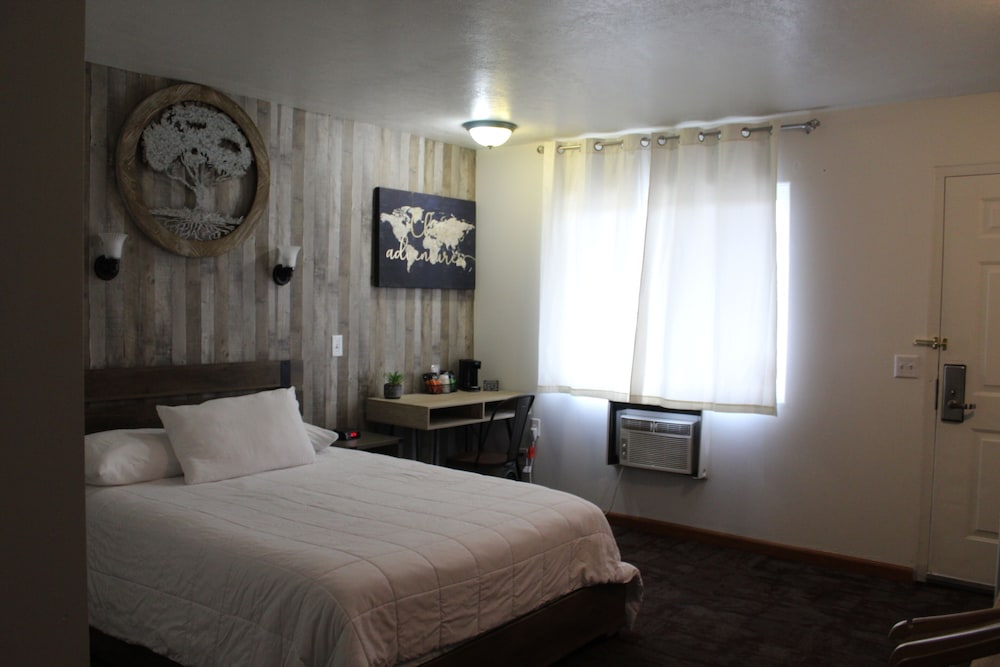 Rodeway Inn Whitehall - photo 33