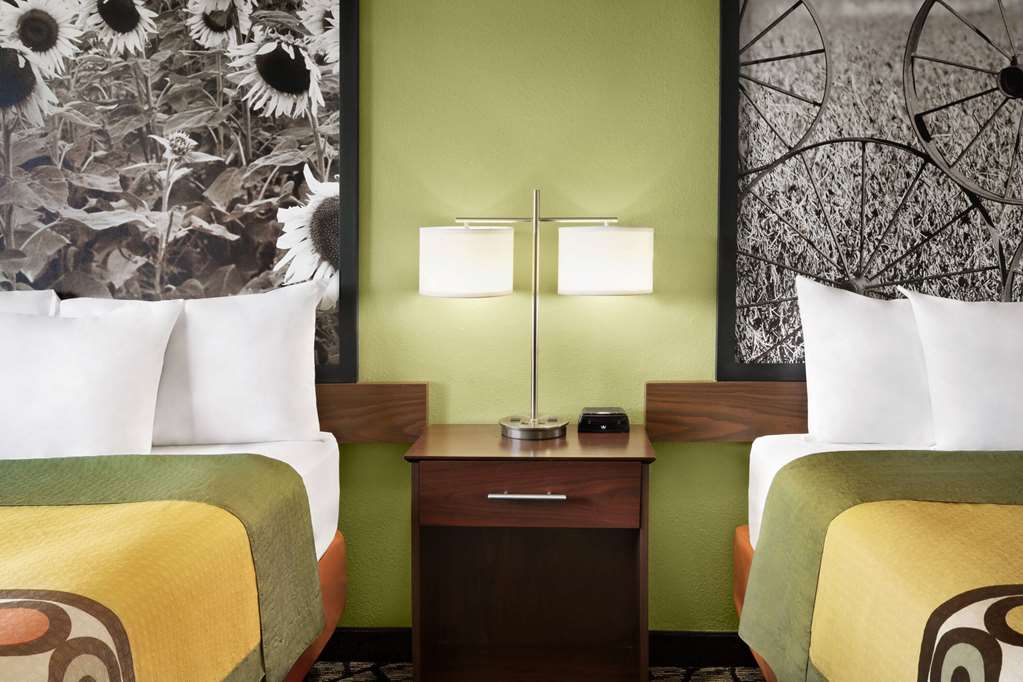 Super 8 by Wyndham Ankeny Des Moines Area - photo 16