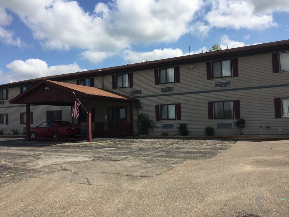 The Travelers Inn - photo 14