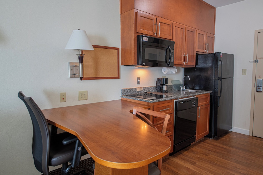 Candlewood Suites New Iberia by IHG - photo 28