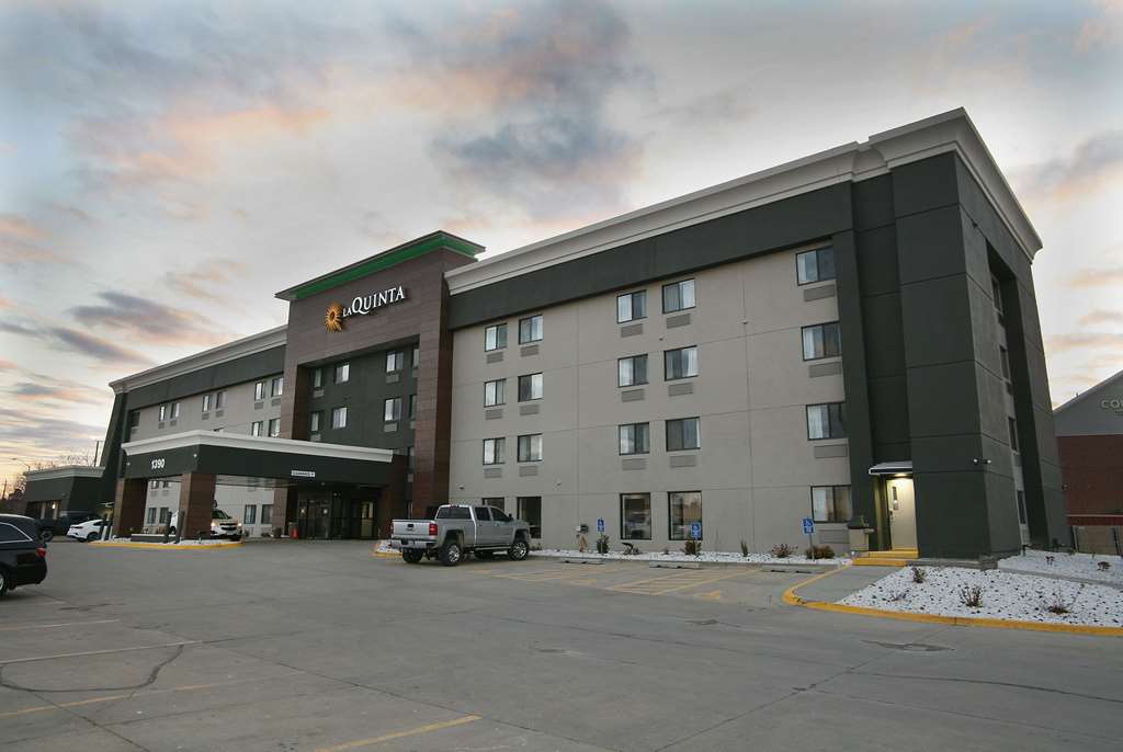La Quinta Inn & Suites by Wyndham Des Moines West Clive - featured photo