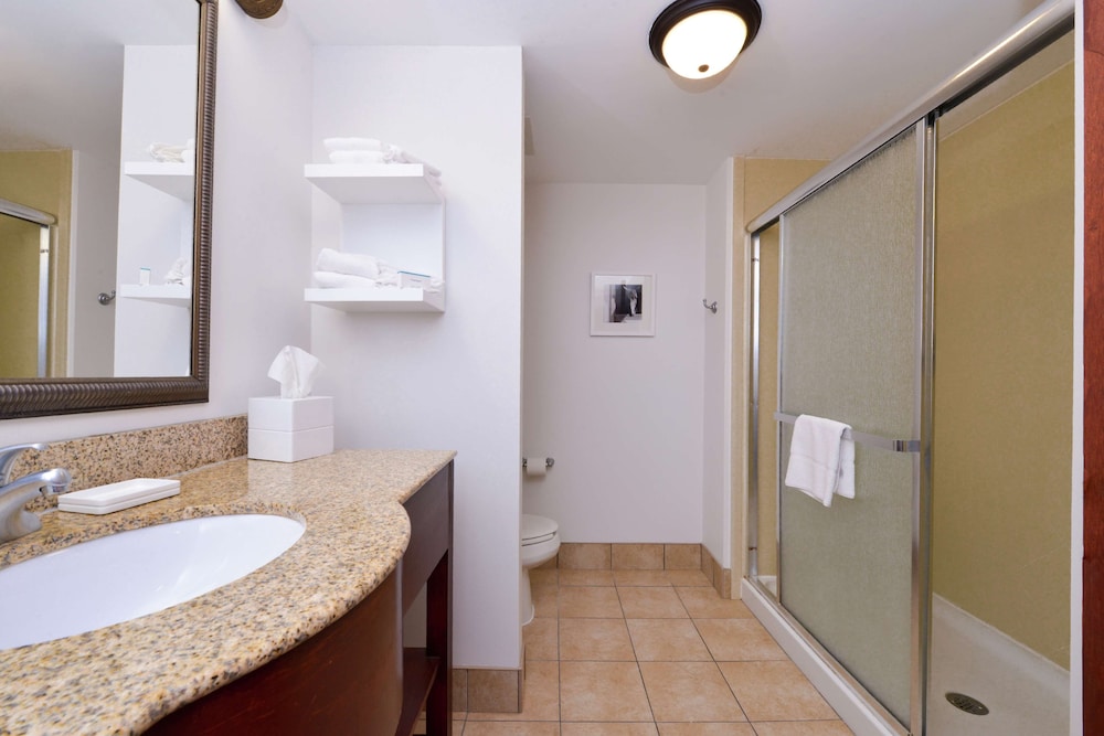 Hampton Inn & Suites Wilmington - photo 38