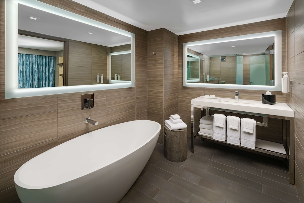 Hilton Garden Inn New York Times Square North - photo 21