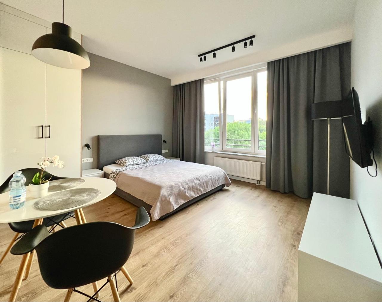 K22 Warszawa Zachodnia Slawinska 502 — 4-Star Luxury Hotel in Warsaw, Poland