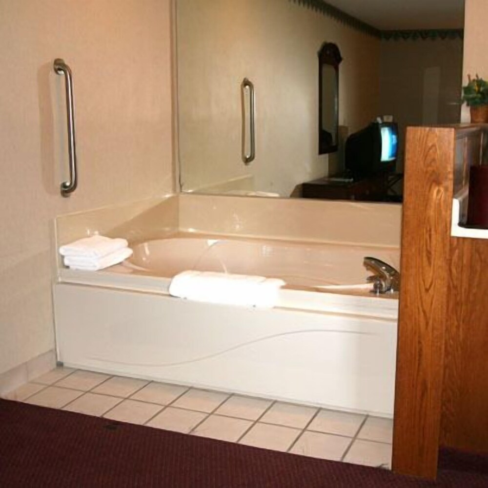 Baymont by Wyndham Mount Vernon Renfro Valley - photo 22