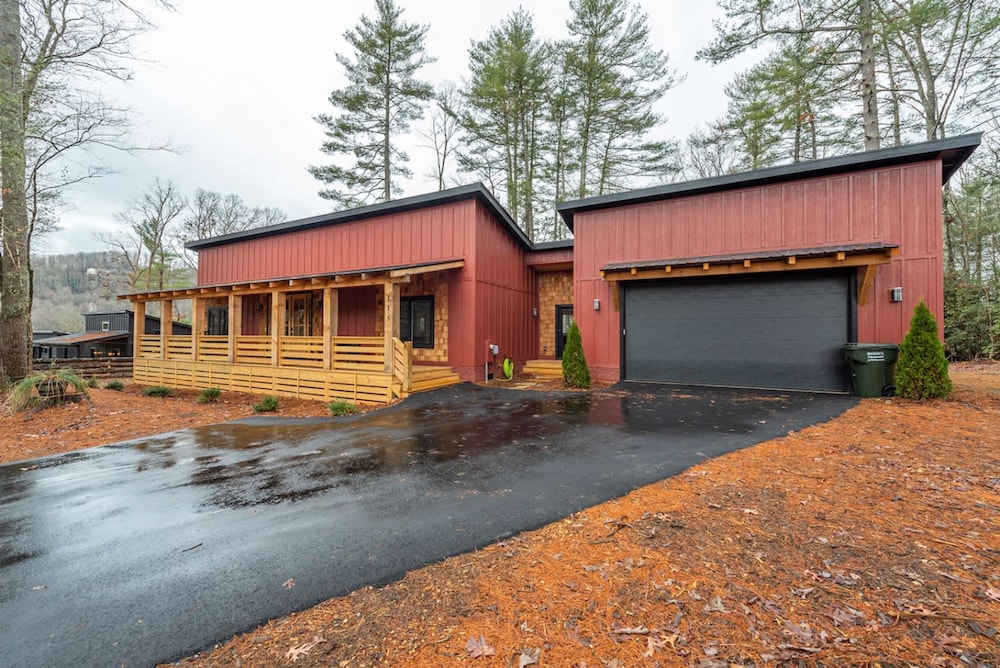 Rejuvenate in the Mtns w Sauna 5 min Drive to DT — hotel in Hendersonville