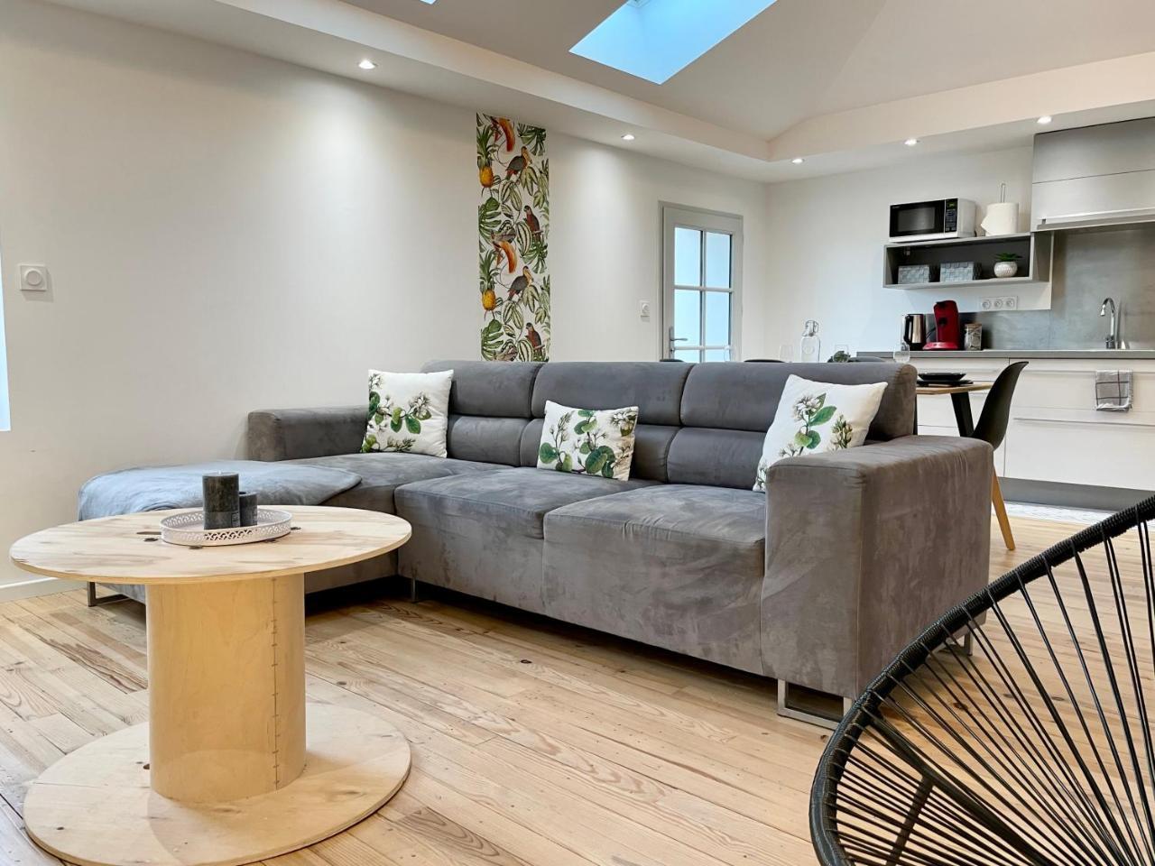 Le Cocon Landais Clim Balcon Central Spacieux Lumineux in Mont-De-Marsan, France