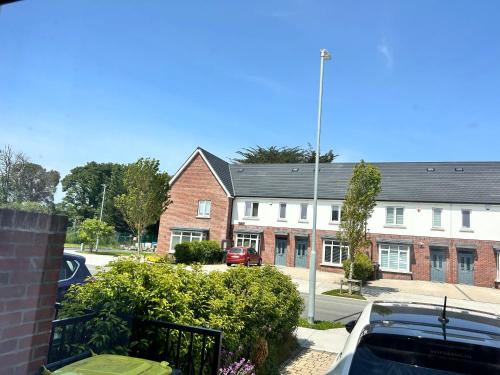 Large double room with a private bathroom in a quiet neighbourhood