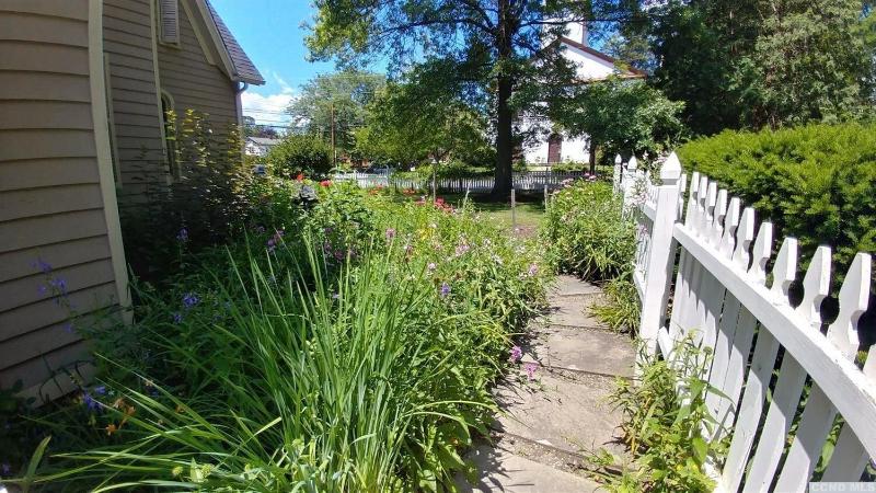 The Gables of Rhinebeck Inn - photo 4