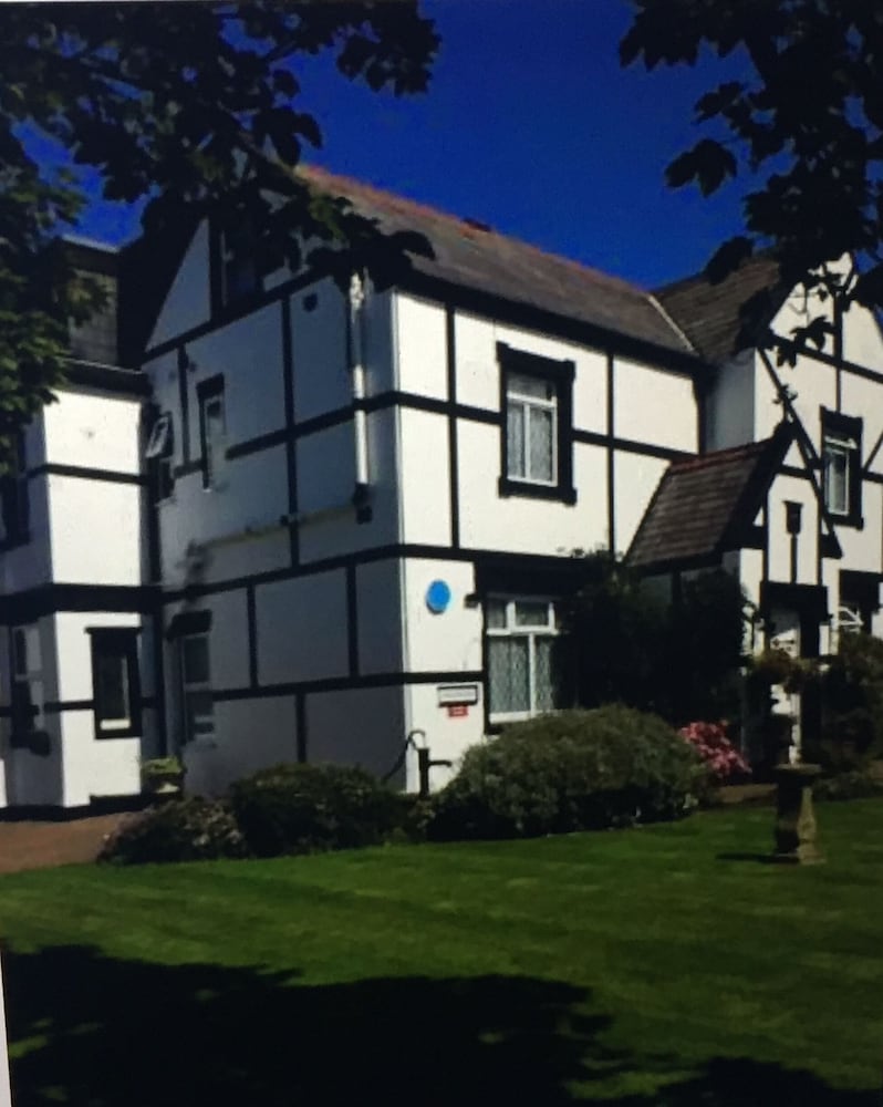 The Old Coach House — 4-Star Luxury Hotel in Blackpool, United Kingdom
