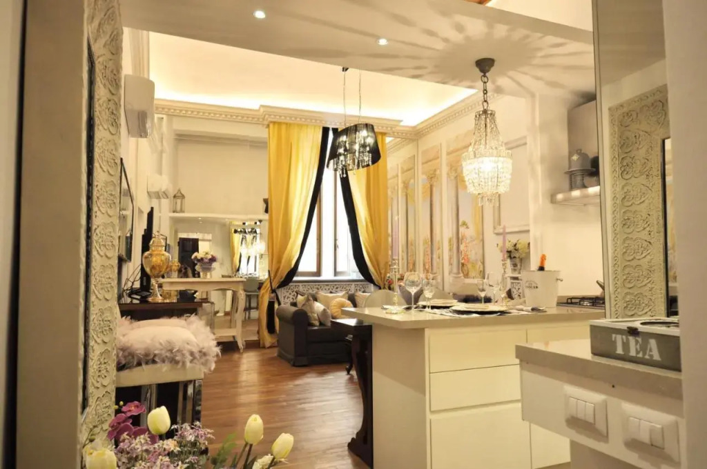 Luxury Navona apartments by Flatinrome — 4-Star Luxury Hotel in Rome, Italy