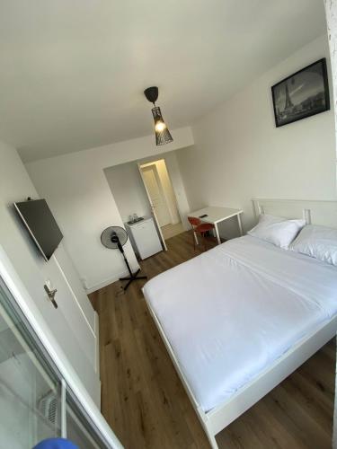 G Logement Francilien Aéroport CDG Parc des expositions Villepinte Bourget Astérix. — hotel in Goussainville