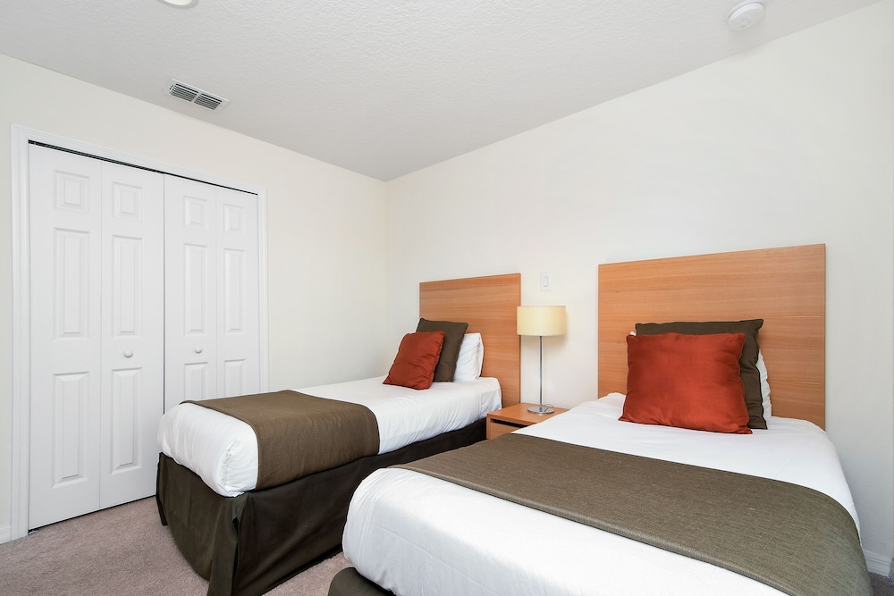 Amazing Three Bedrooms w Spa Jacuzzi close Disney @ Encantada 3012 - photo 2