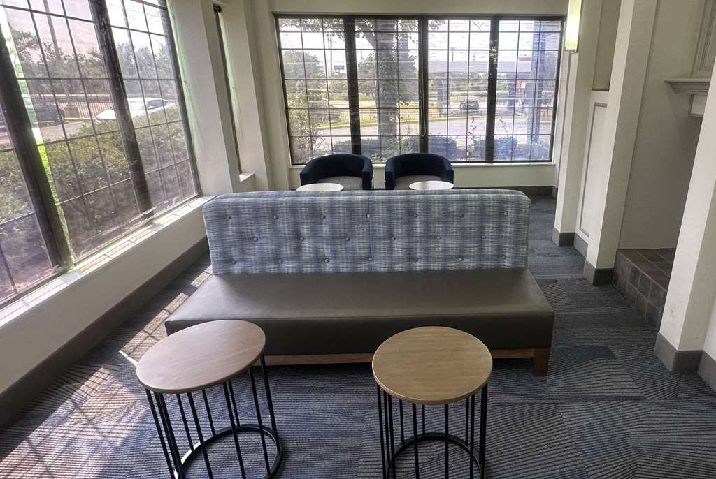La Quinta Inn & Suites by Wyndham South Holland - photo 2