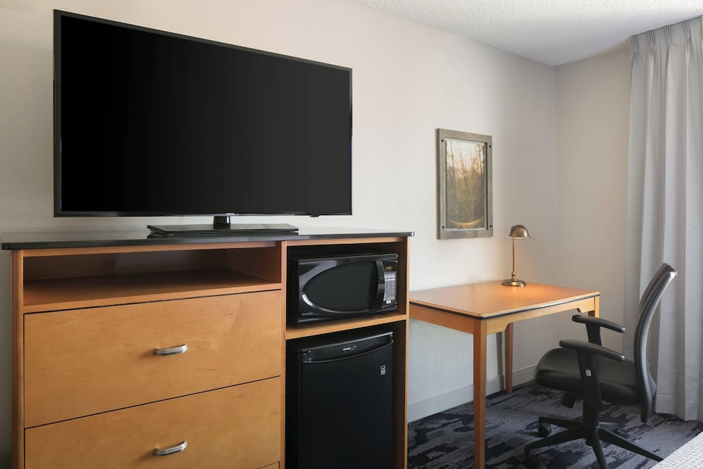 Fairfield Inn by Marriott Manhattan - photo 8