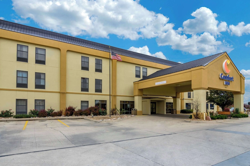 Comfort inn Ottawa Kansas - photo 23