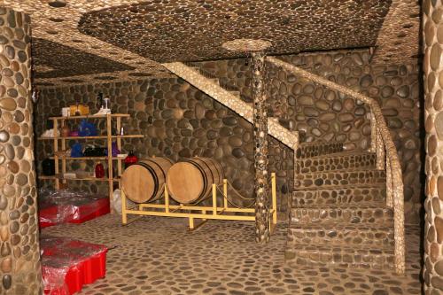 HOTEL Wine Cellar & Fitness Khoni City