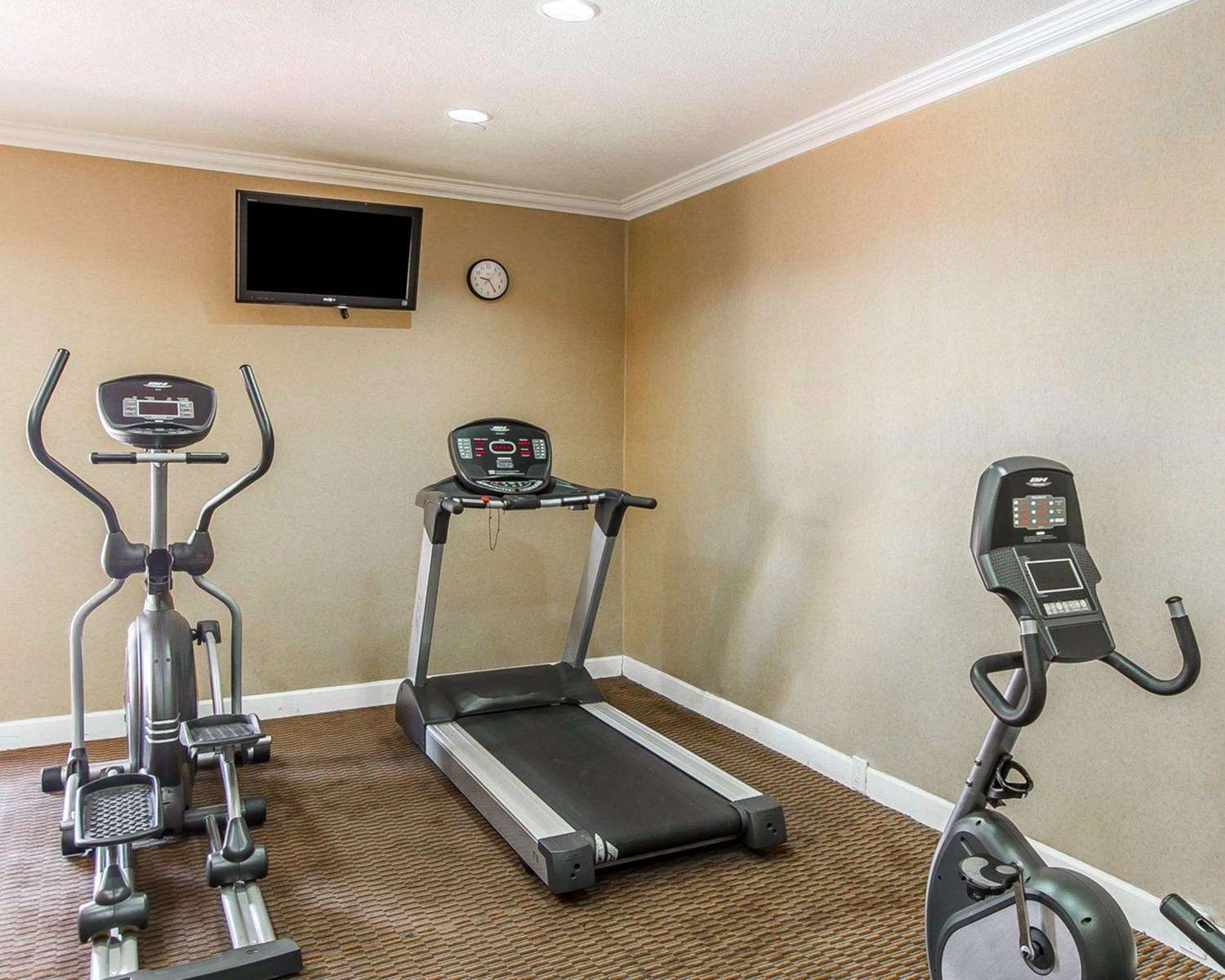 Super 8 by Wyndham Mesa Downtown Near Convention Center - photo 14