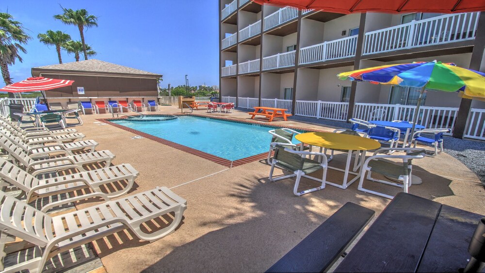 Blue Bay Inn & Suites - photo 65