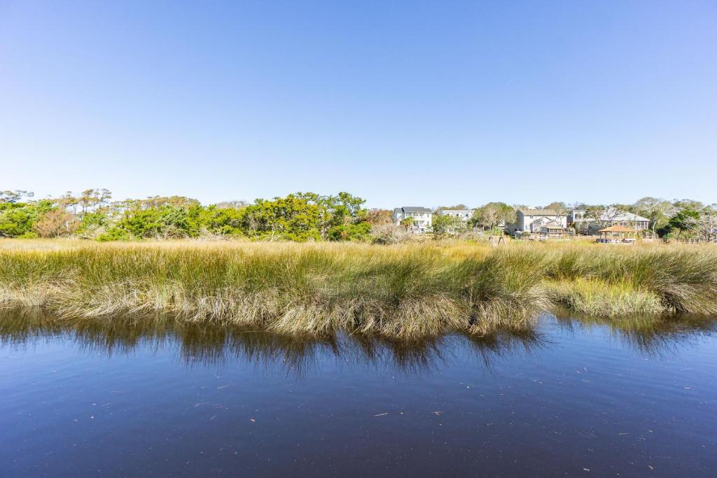 See Otter by Oak Island Accommodations - photo 17