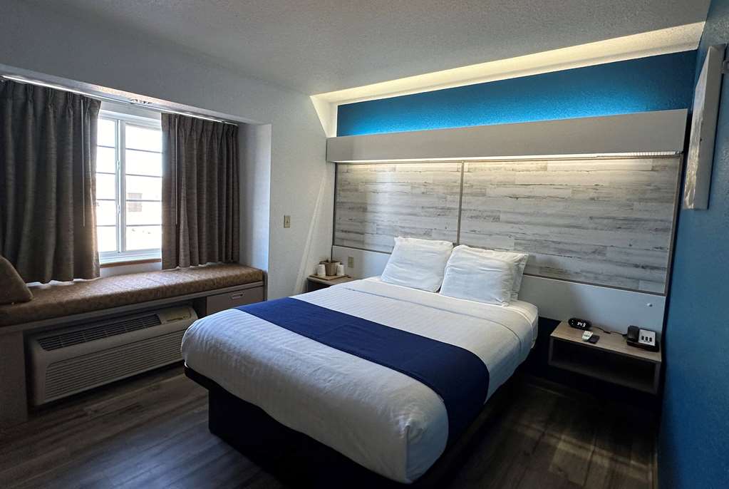 Microtel Inn & Suites by Wyndham Tomah - photo 7