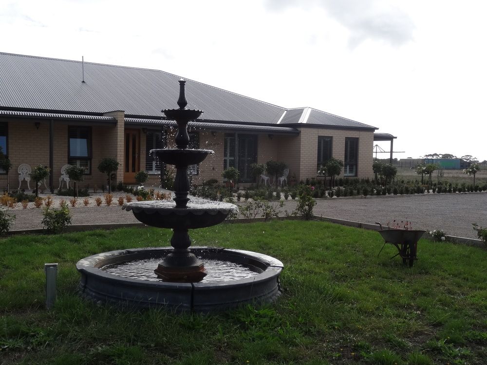 The Oxley Estate - carbon neutral hotel in Portarlington