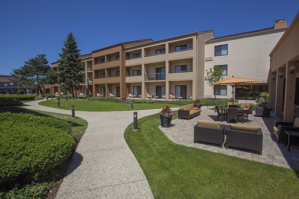 Courtyard by Marriott Chicago Highland Park Northbrook - photo 40