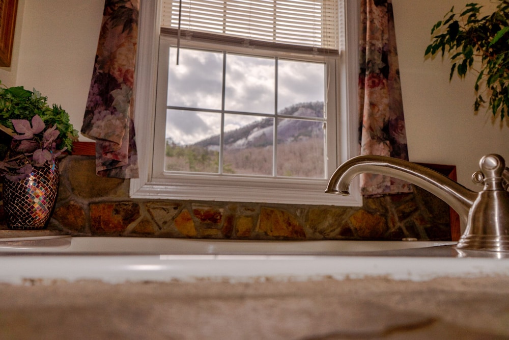 The Chimney Rock Inn & Cottages - photo 12