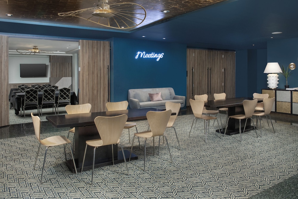 The Troubadour Hotel New Orleans Tapestry Collection by Hilton - photo 33