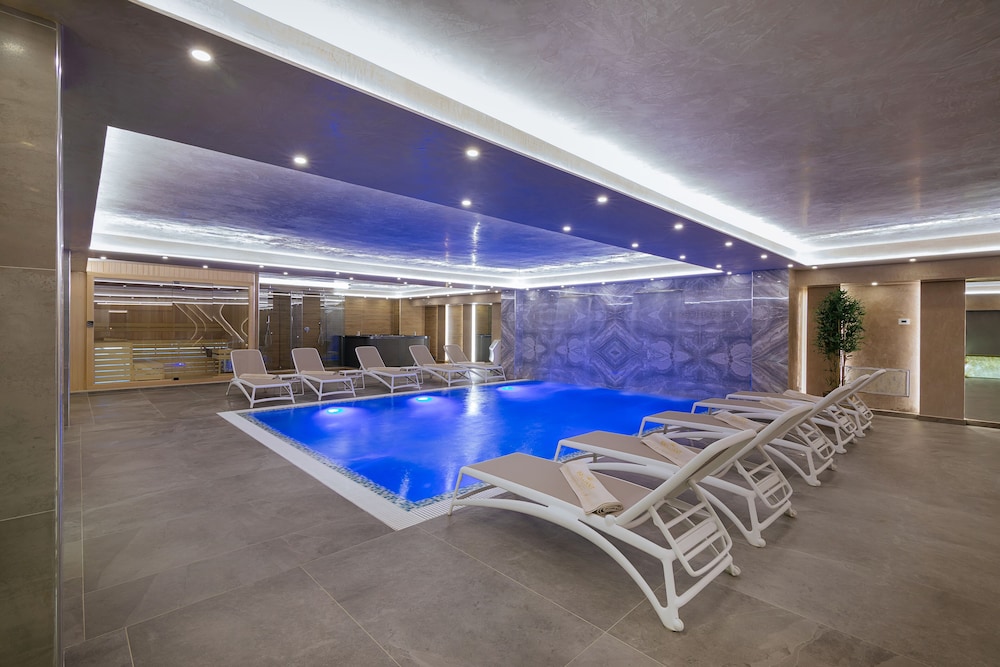 Brilliant Hotel & Spa in Golem, Albania