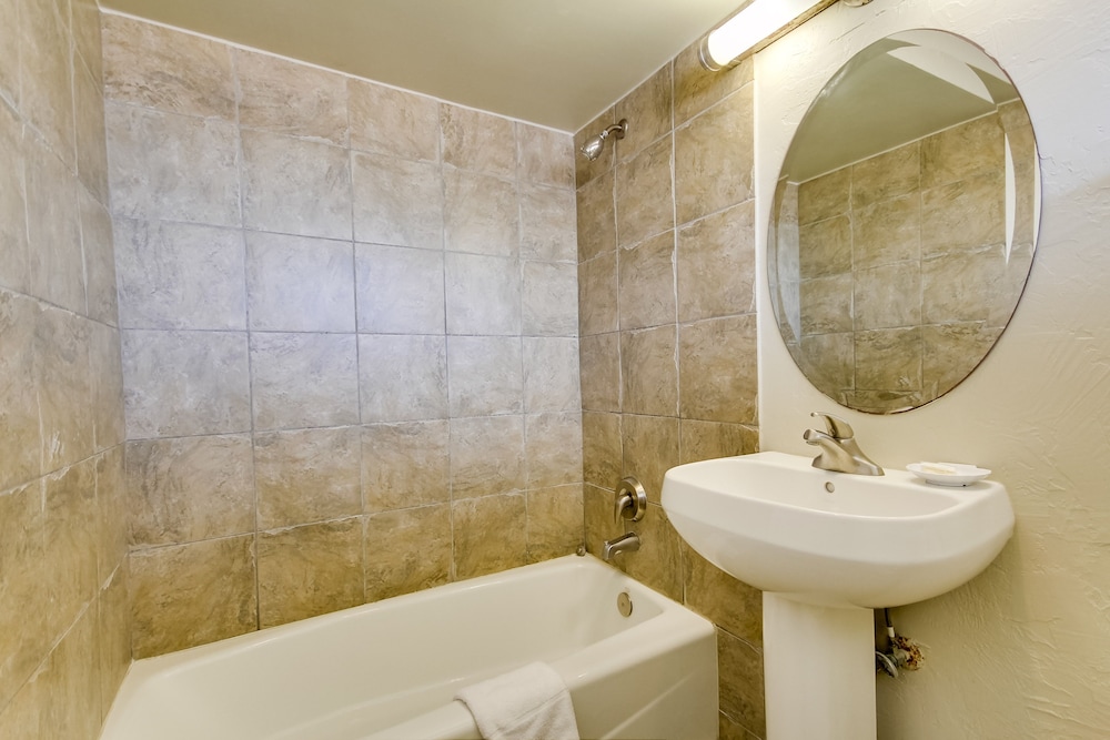 Surfer Beach Hotel - photo 54