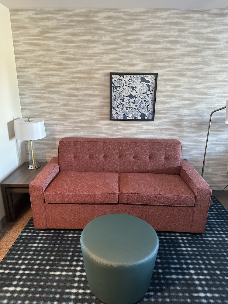 Home2 Suites By Hilton Racine - photo 21