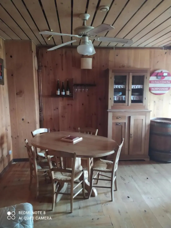Le Saloon - carbon neutral hotel in Unknown City