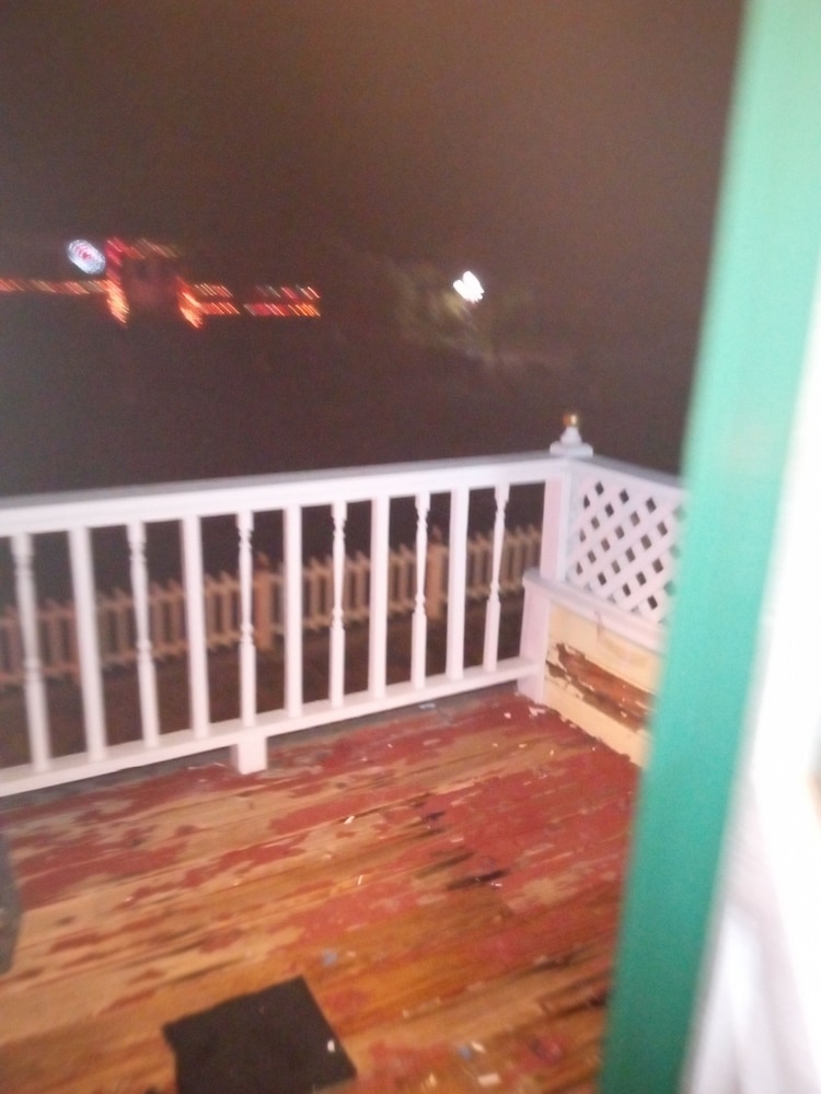 All Season's Groveland Inn - photo 33