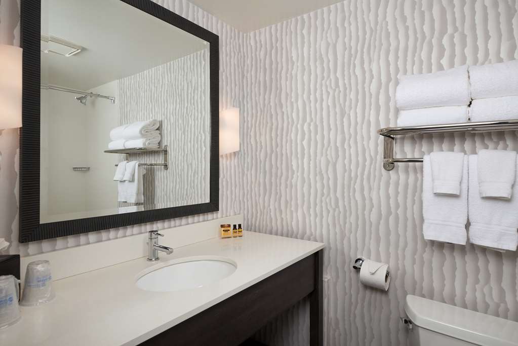 Best Western Plus Agate Beach Inn - photo 8