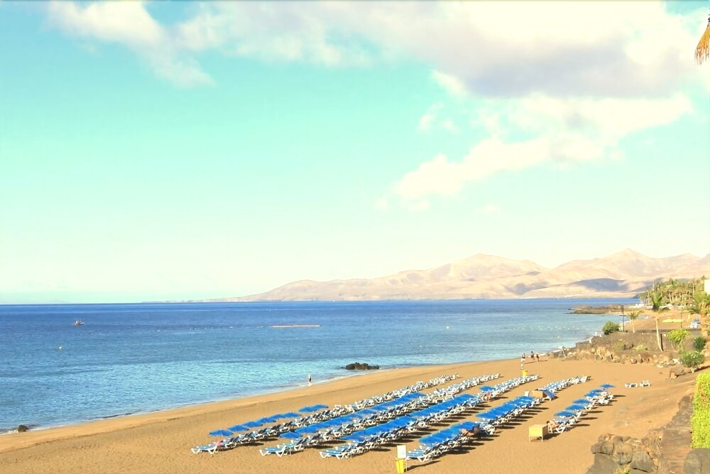 Arena Dorada Apartments