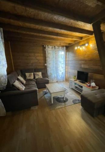 Le chal’heureux in Unknown City, Réunion