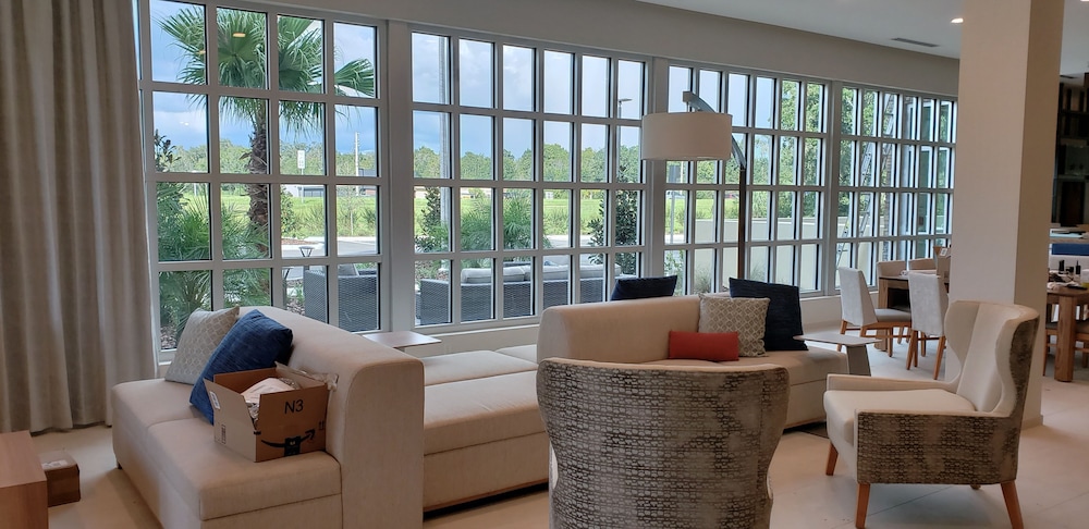 Hilton Garden Inn Tampa Wesley Chapel FL - photo 7