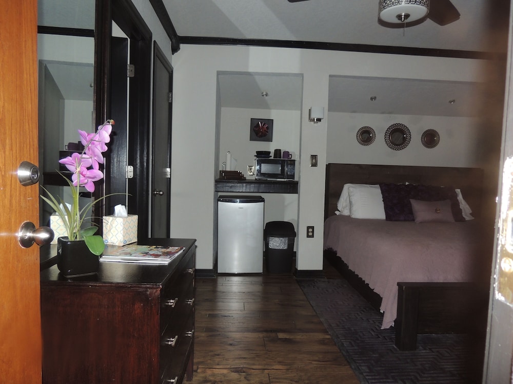 The Whispering Pines Inn Bed & Breakfast - photo 29