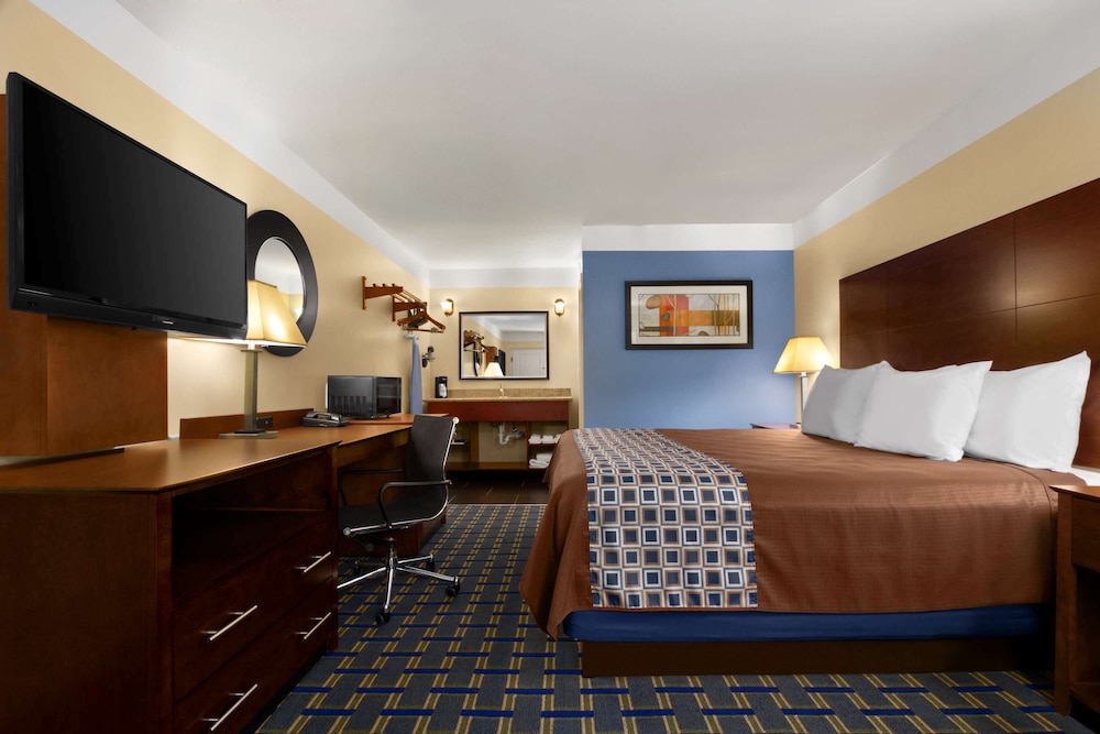 Days Inn by Wyndham Fultondale - photo 9