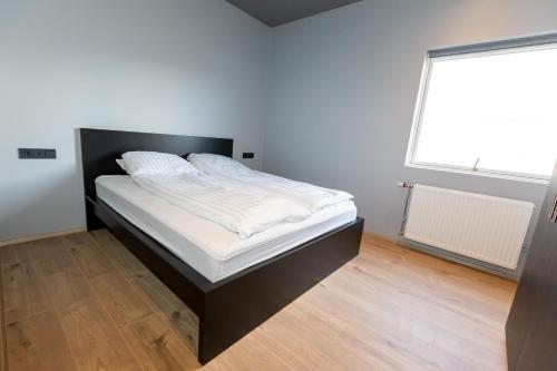 Akureyri Lux Apartments with hot tub access