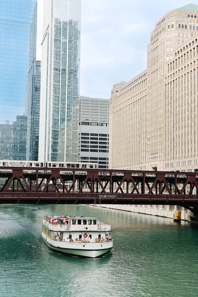 voco Chicago Downtown Riverwalk by IHG - photo 196