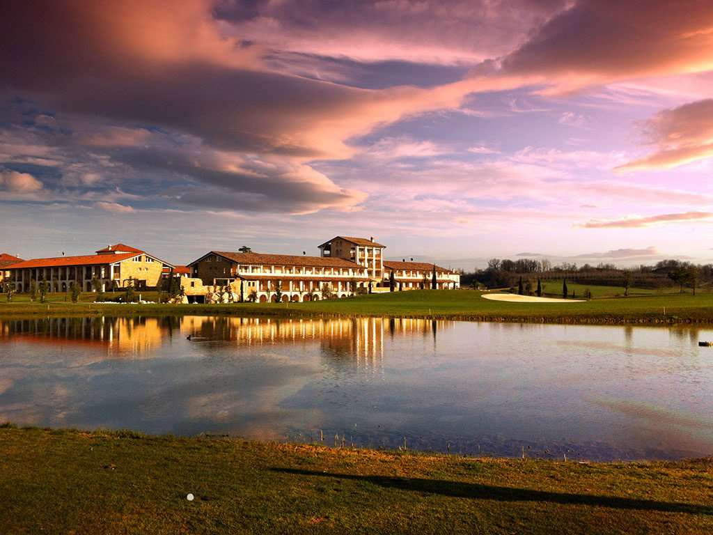 Chervò Golf Hotel Spa & Resort San Vigilio — hotel in Pozzolengo