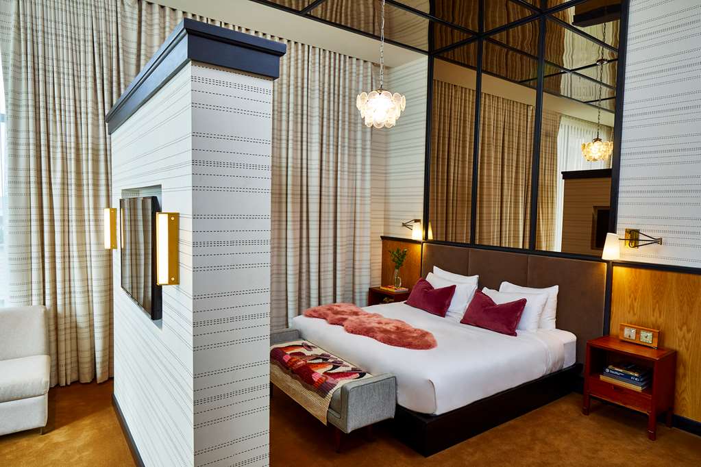 Fairlane Hotel - photo 3