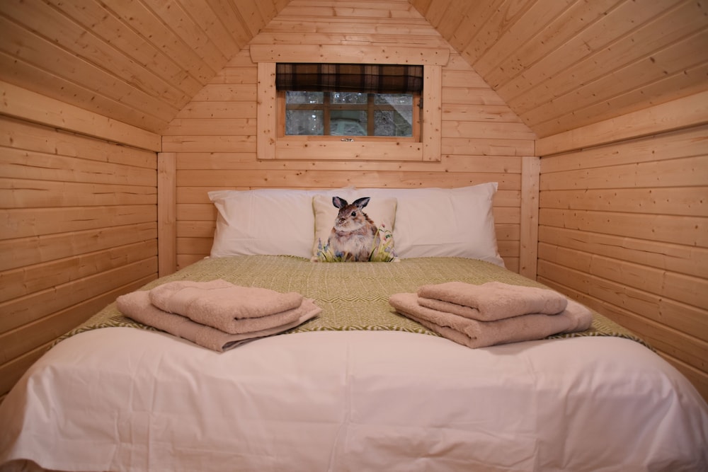 Cairngorm Bothies - carbon neutral hotel in Aboyne