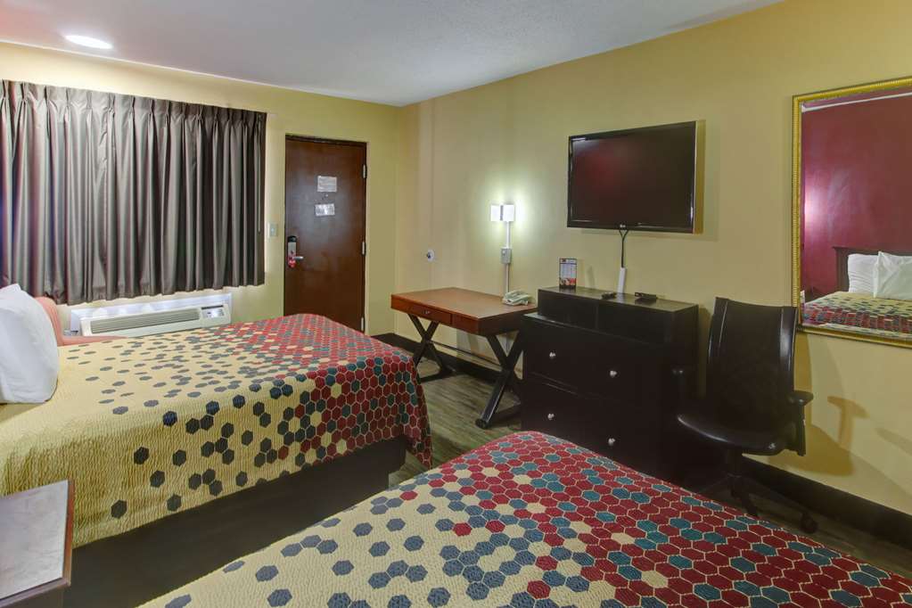 Econo Lodge Virginia Beach Town Center - photo 22